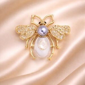 Luxury Bee Gold Brooch